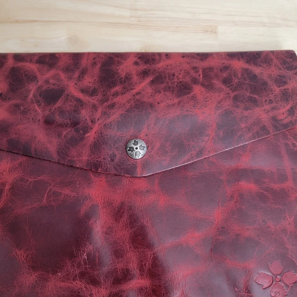 Patricia Nash Red Distressed Italian Leather Envelope Clutch Zip Pocket Bag Lux‎